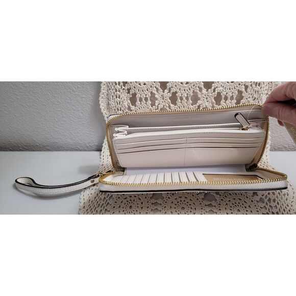 Michael Kors Jet Set Large Leather Continental Wristlet ID Wallet (Light Cream)